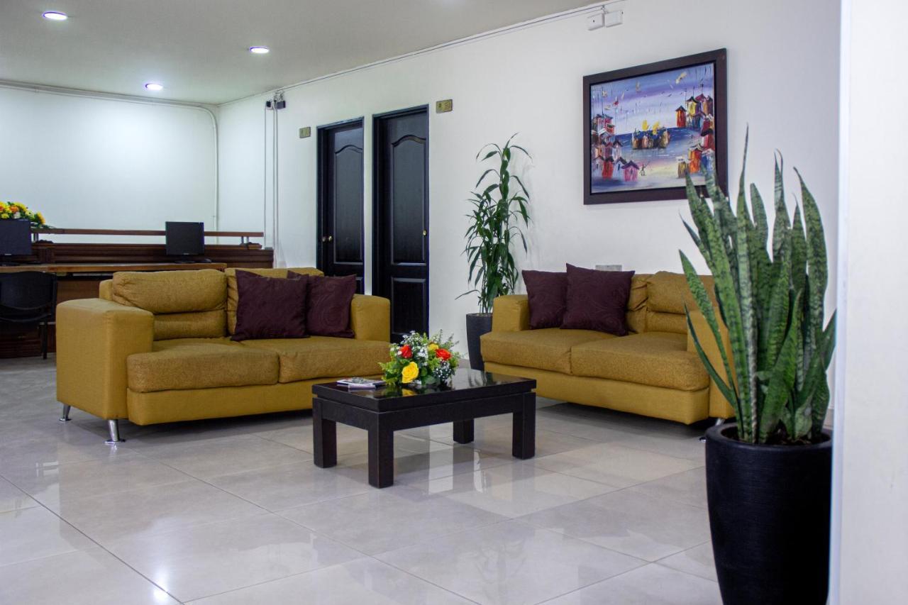 מדיין Hotel Plazuela San Ignacio מראה חיצוני תמונה