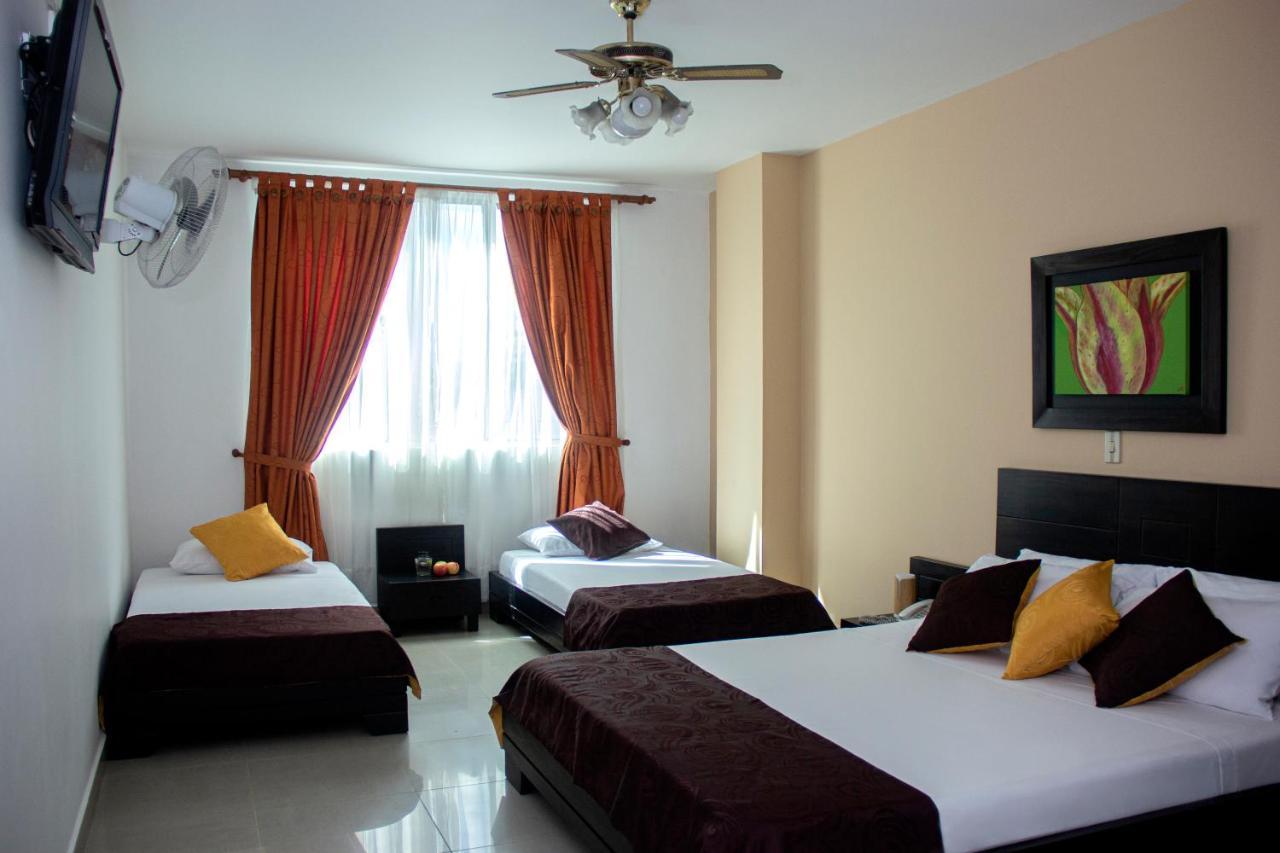 מדיין Hotel Plazuela San Ignacio מראה חיצוני תמונה