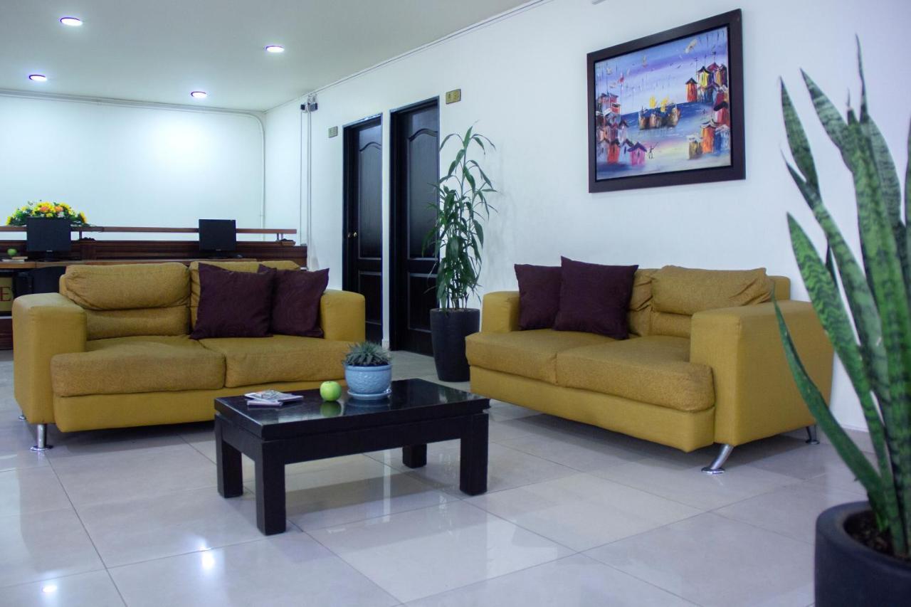 מדיין Hotel Plazuela San Ignacio מראה חיצוני תמונה