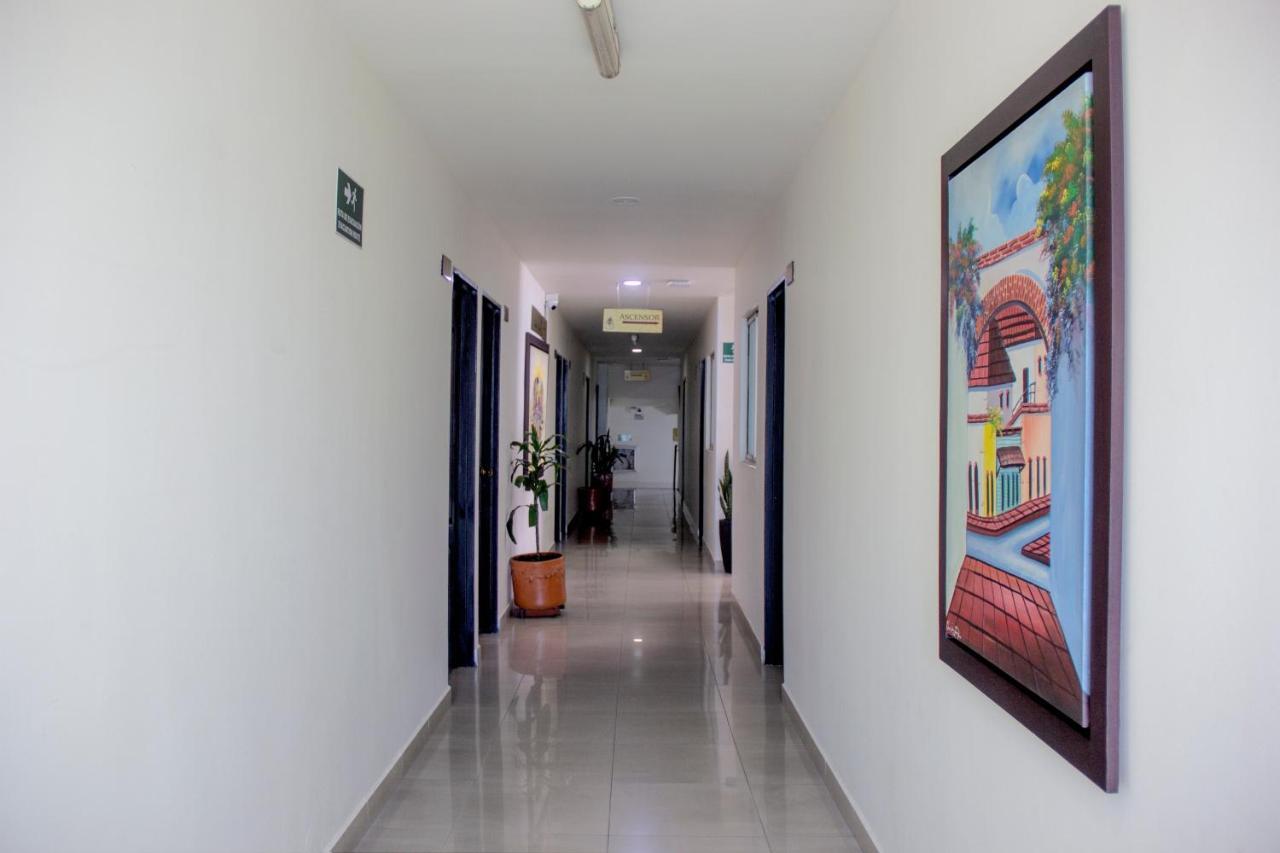 מדיין Hotel Plazuela San Ignacio מראה חיצוני תמונה