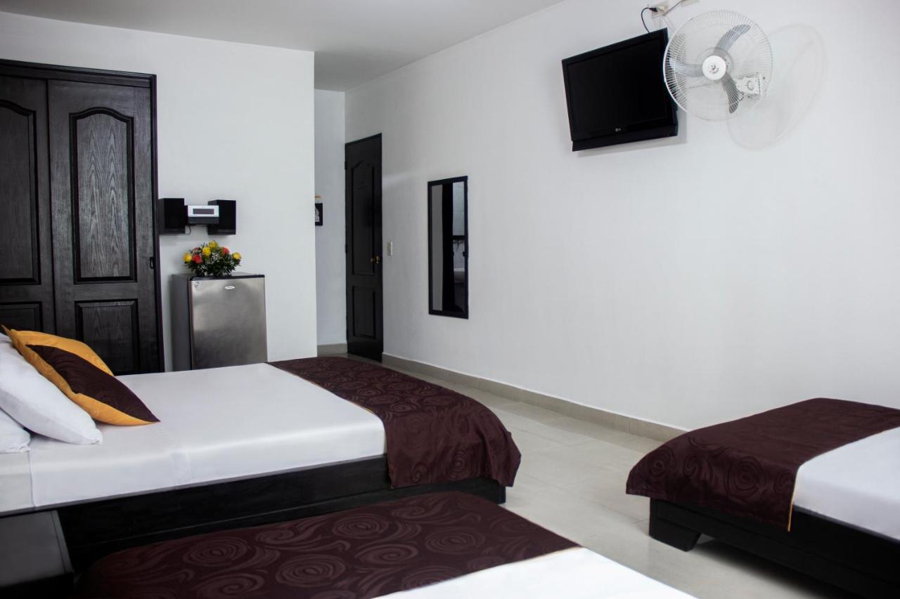 מדיין Hotel Plazuela San Ignacio מראה חיצוני תמונה