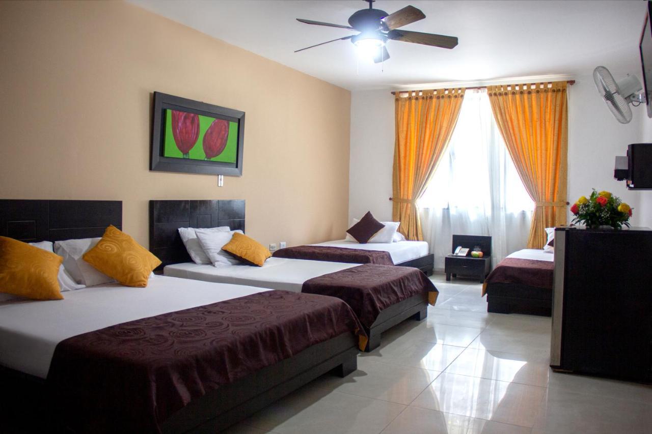 מדיין Hotel Plazuela San Ignacio מראה חיצוני תמונה