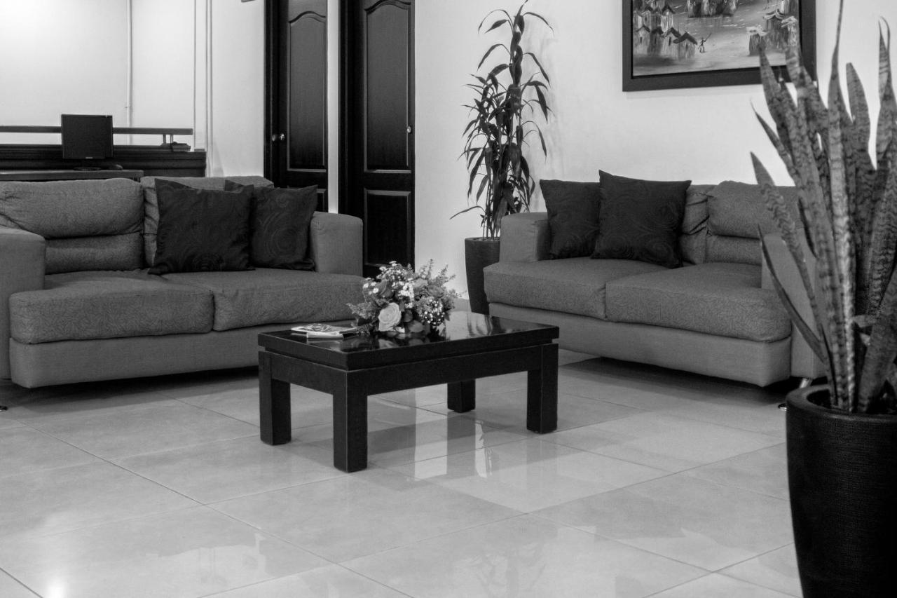 מדיין Hotel Plazuela San Ignacio מראה חיצוני תמונה