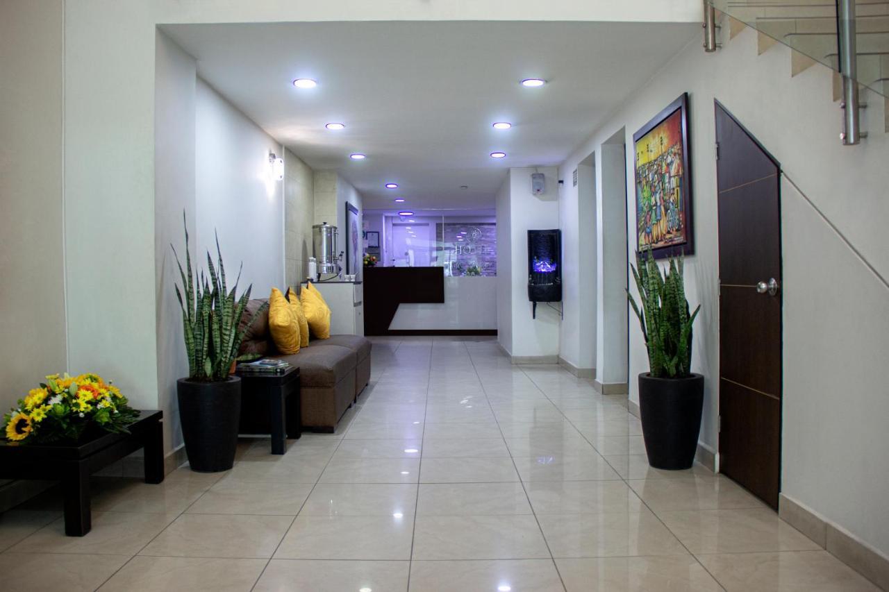 מדיין Hotel Plazuela San Ignacio מראה חיצוני תמונה