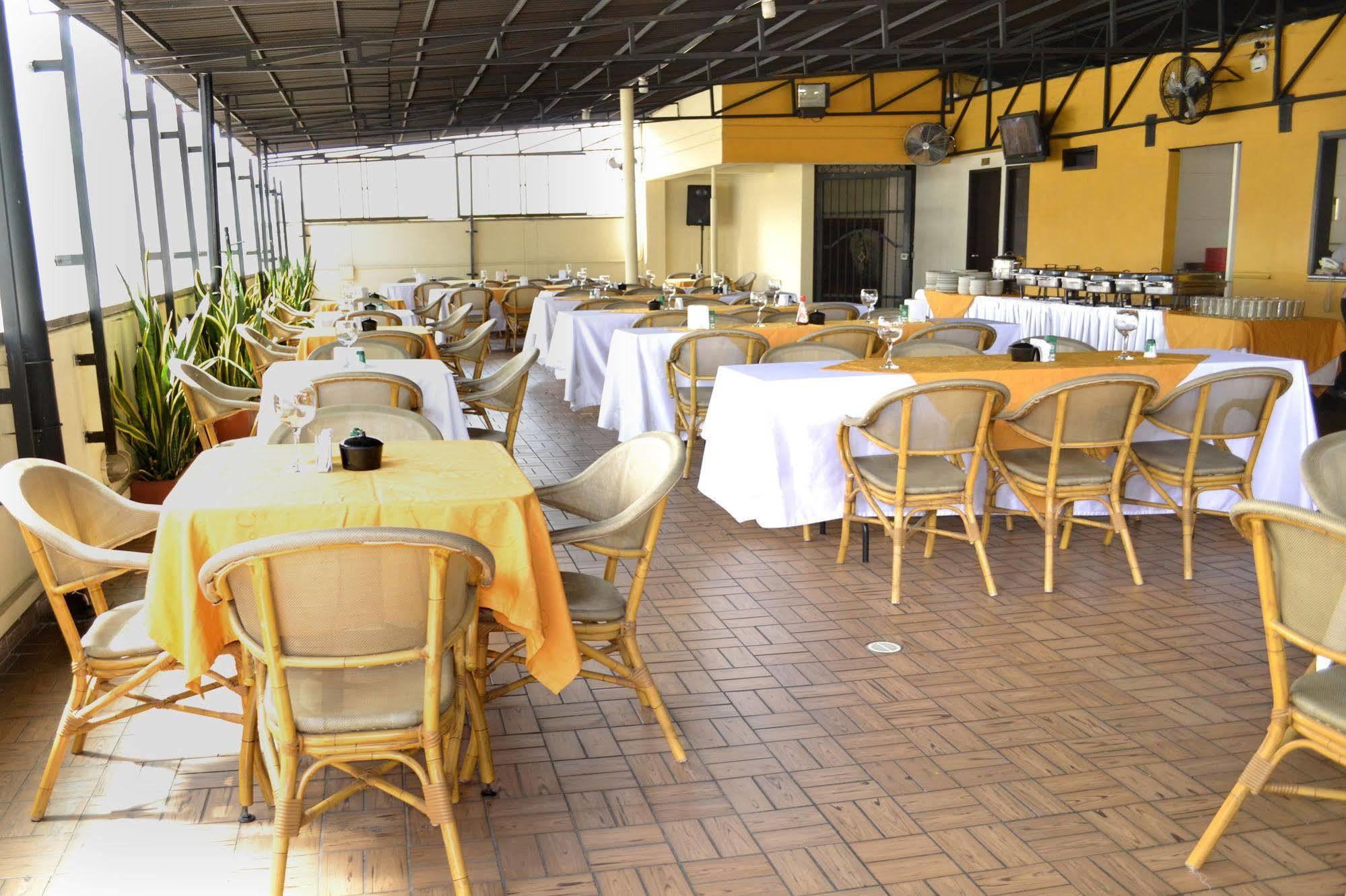 מדיין Hotel Plazuela San Ignacio מראה חיצוני תמונה